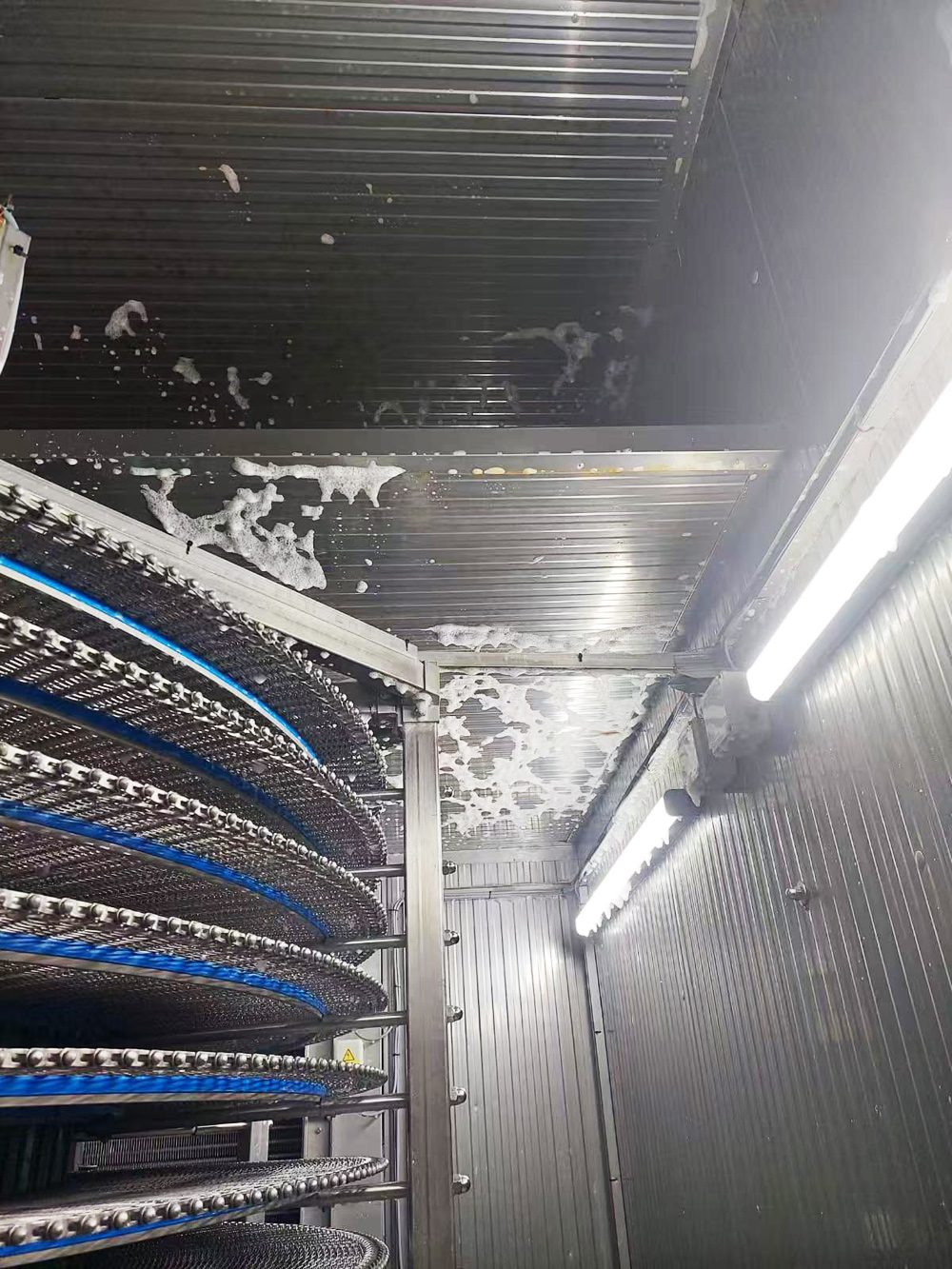 UV-Sterilizer-Application-in-Food-Spiral-Conveyor-Systems12.jpg